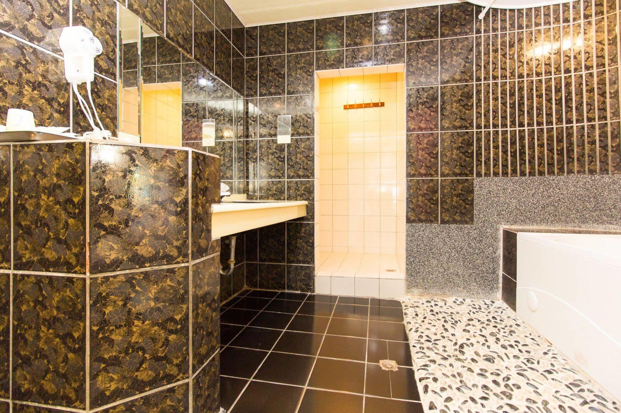Day Chen Hotel Yilan Εξωτερικό φωτογραφία