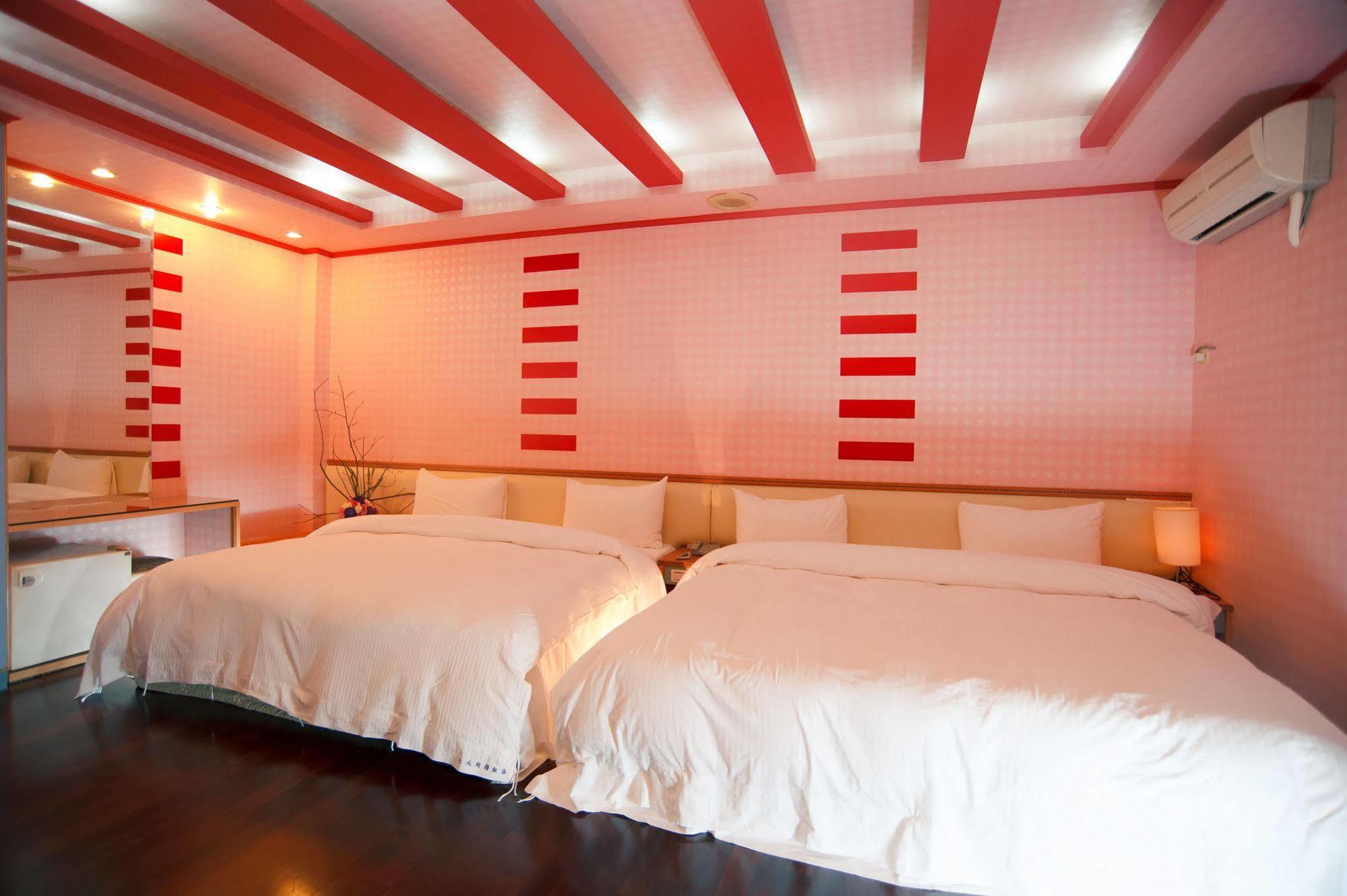 Day Chen Hotel Yilan Εξωτερικό φωτογραφία